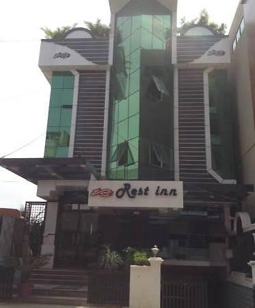 Hotel Rest Inn Чикмагалур Экстерьер фото